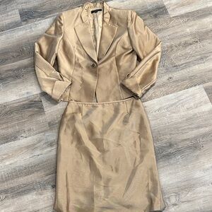 Tahari Arthur Levine Luxe Elegant Tan Blazer and Skirt Set sz 10